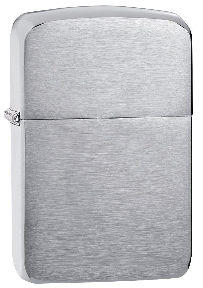 Zippo Aansteker 1941 Replica Vooraanzicht ¾ Hoek in Geborsteld Chroom Optiek