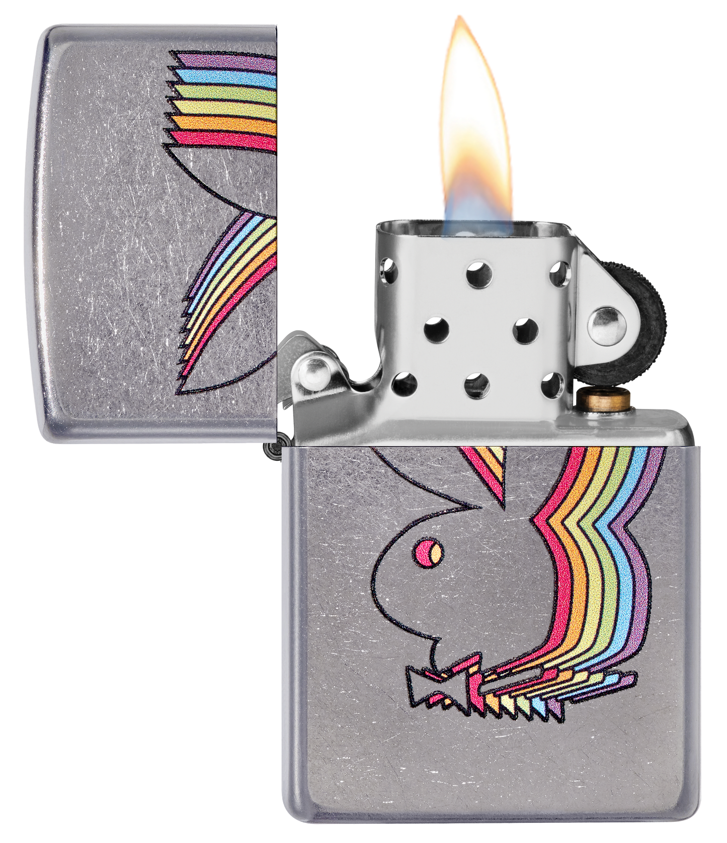 Vue de face du briquet tempête Zippo Playboy ouvert, avec flamme
