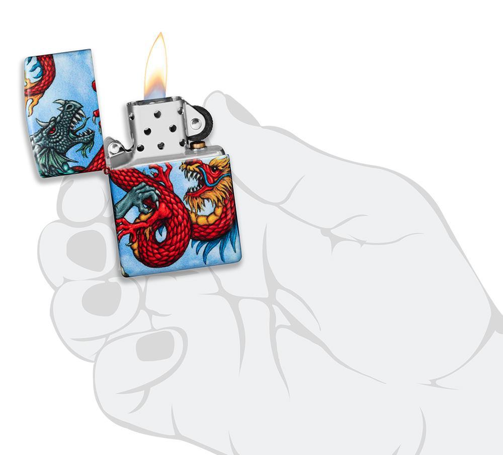 Vooraanzicht Zippo-aansteker White Matte 540° Color Image met draken open met vlam in handpalm