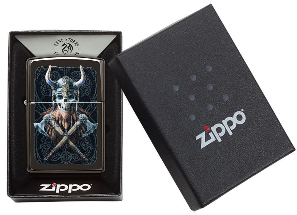 Zippo-aansteker doodshoofd met vikinghelm in open doos