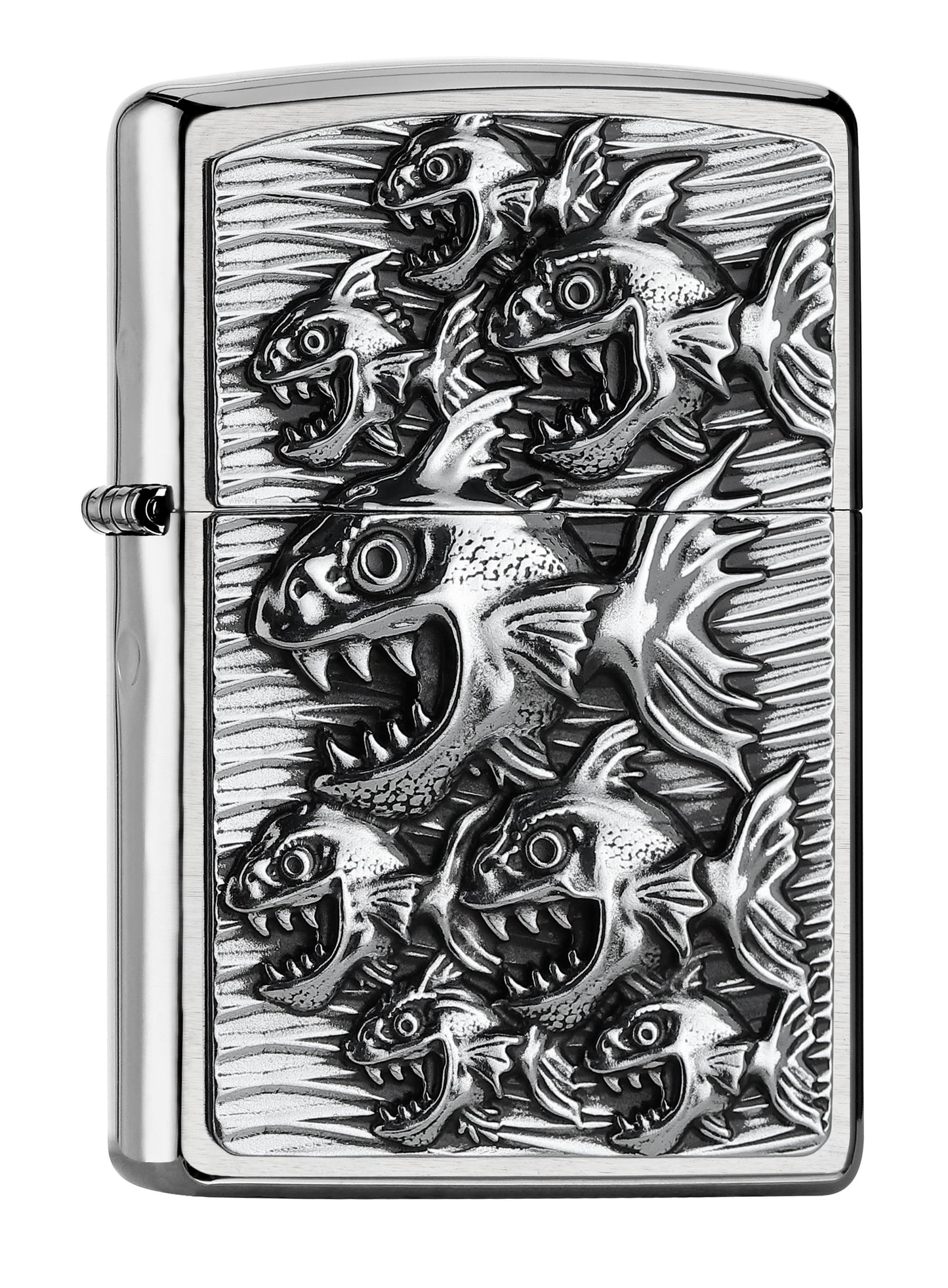 Vooraanzicht 3/4 hoek Zippo aansteker chroom piranha's met opengesperde bek en puntige tanden embleem