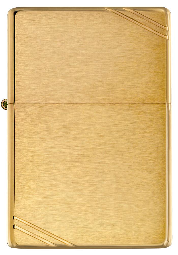 Vooraanzicht Zippo aansteker Vintage Brass Brushed met decoratieve schuine strepen op beide hoeken