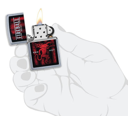  Zippo-aansteker chroom Fireball Whisky open met vlam in handpalm
