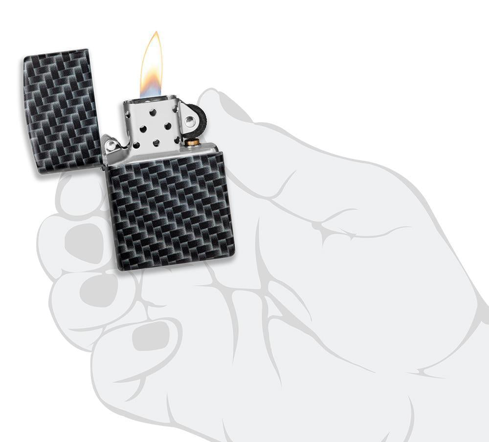 Vooraanzicht Zippo-aansteker 3/4 hoek White Matte met 540° Color Image en rechthoekige tegels als patroon open met vlam in handpalm