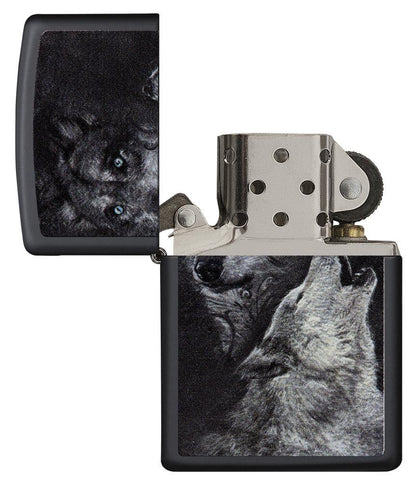 Zippo aansteker zwart met twee wolven, één huilt geopend