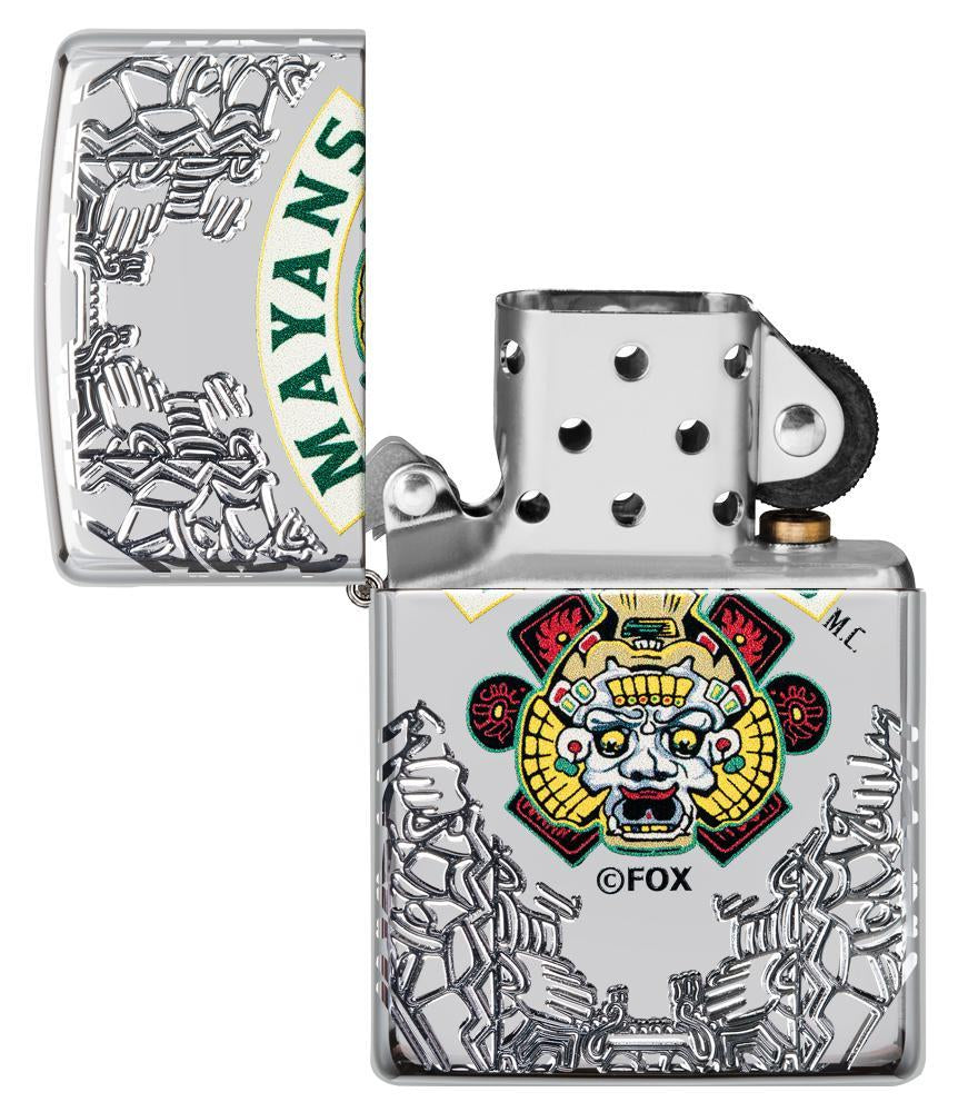 Zippo-aansteker chroom met diepe gravures Mayans M.C. open