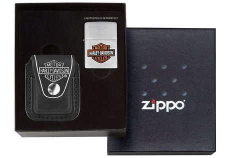 Vooraanzicht Zippo Geschenkverpakking met Harley-Davidson® Lederen etui Zwart